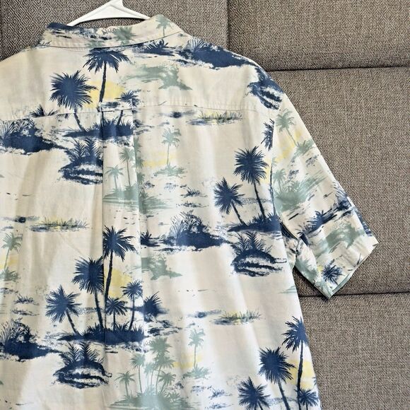 Men's Large Tropical Print Short Sleeve Button Up Pocket Shirt - Picture 6 of 14
